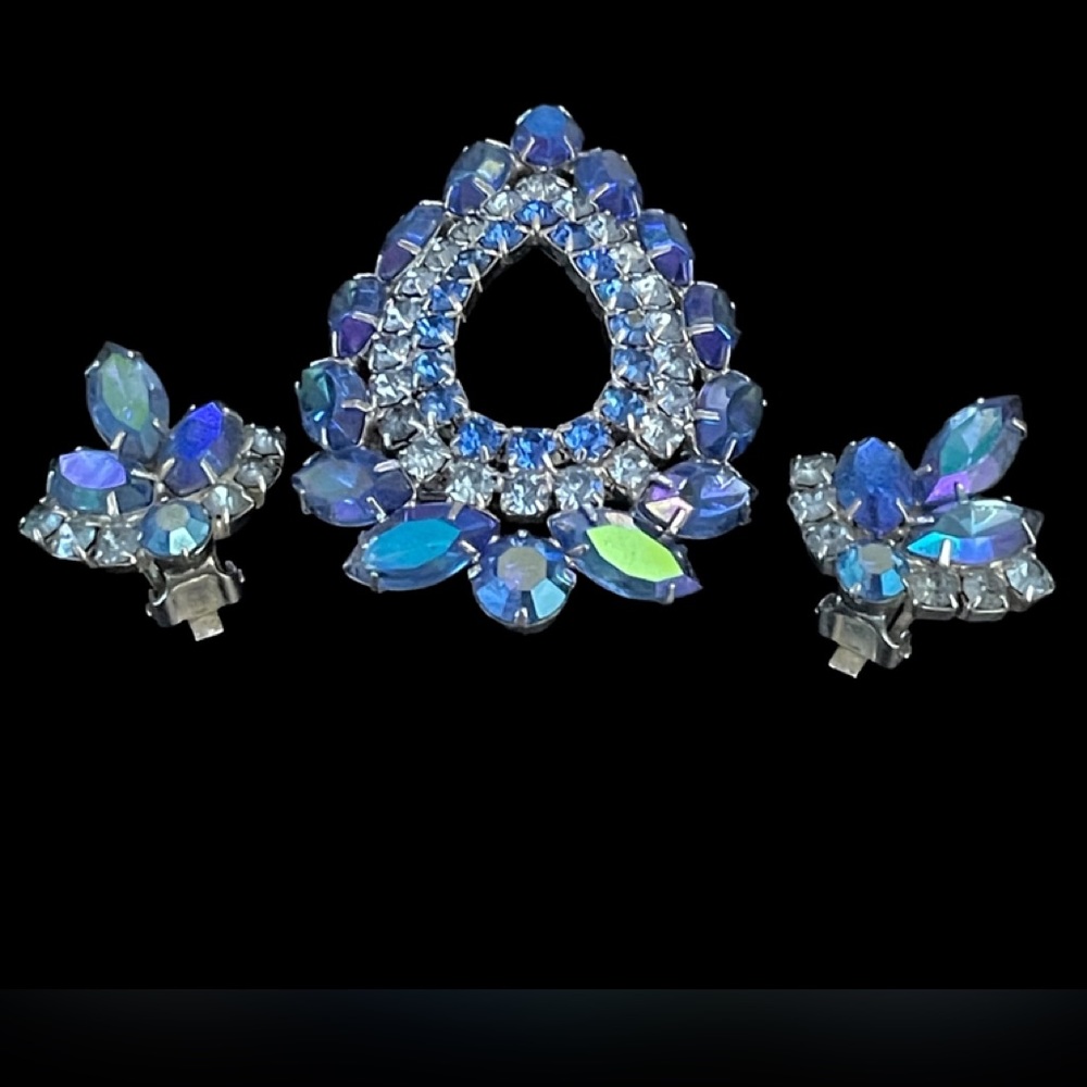 1950’s Juliana D&E Sarah Coventry Blue Lagoon Brooch&Clip on Earrings